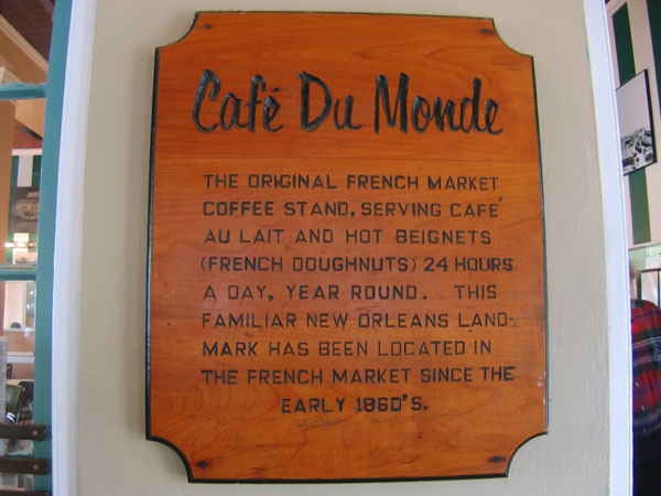 2006_11_cafe_du_monde_long_sign.jpg