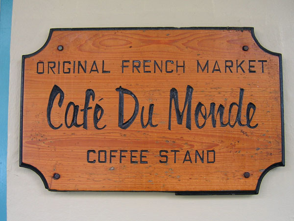 2006_11_cafe_du_monde_sign.jpg