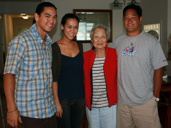 2007_03_quincy_jessica_grandma_dallas.jpg