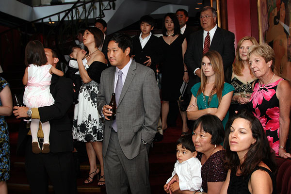 sake_crowd