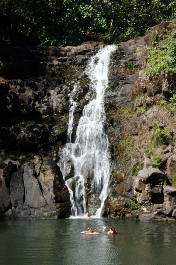 waterfall_swimming