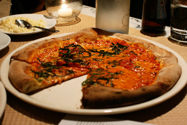 a_mano_classic_margherita_pizza