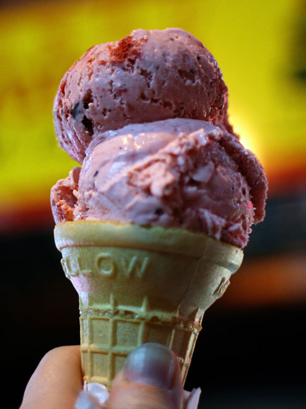 red velvet cake ice cream