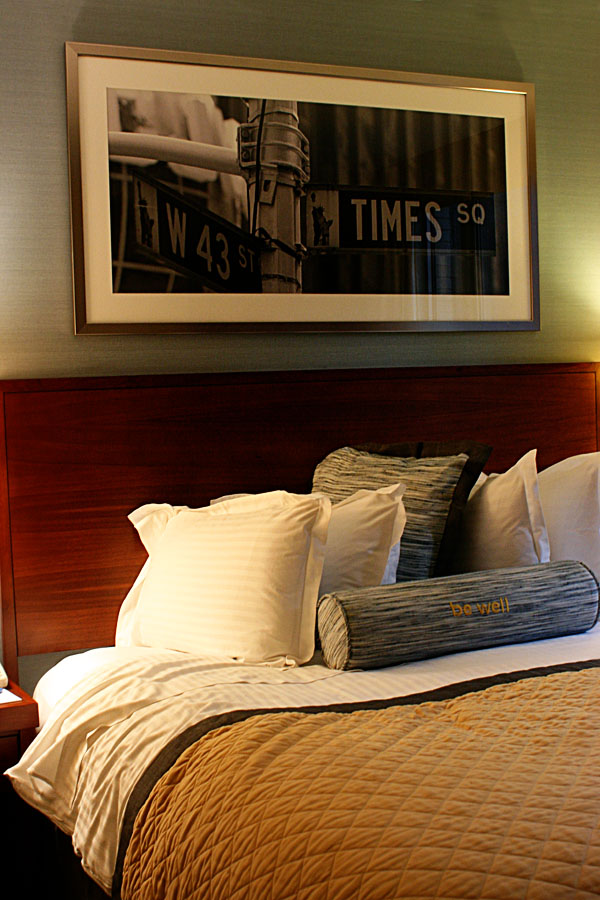 wyndam_times_square_bed