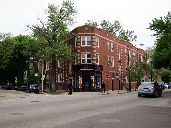 108_logan_square_mandys_cleaners