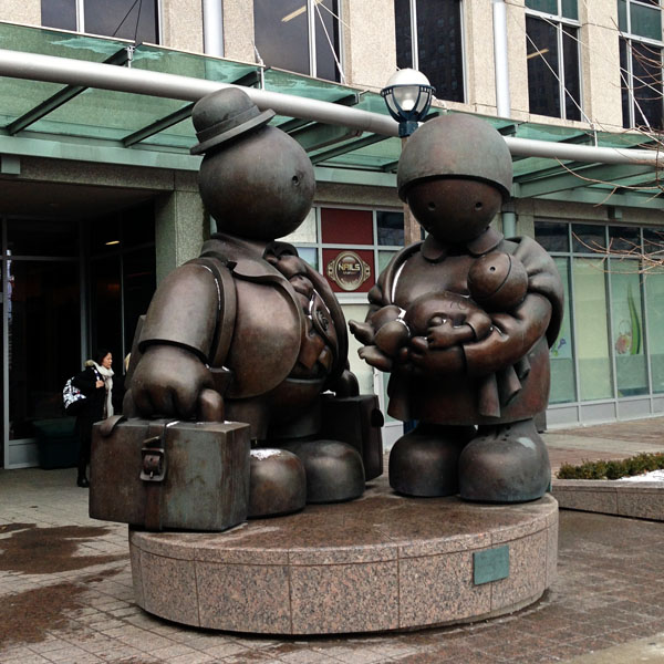 tom_otterness_immigrant_family_2007