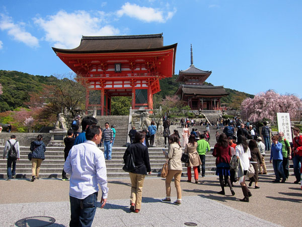 entrance_to_kiyomizudera_temple